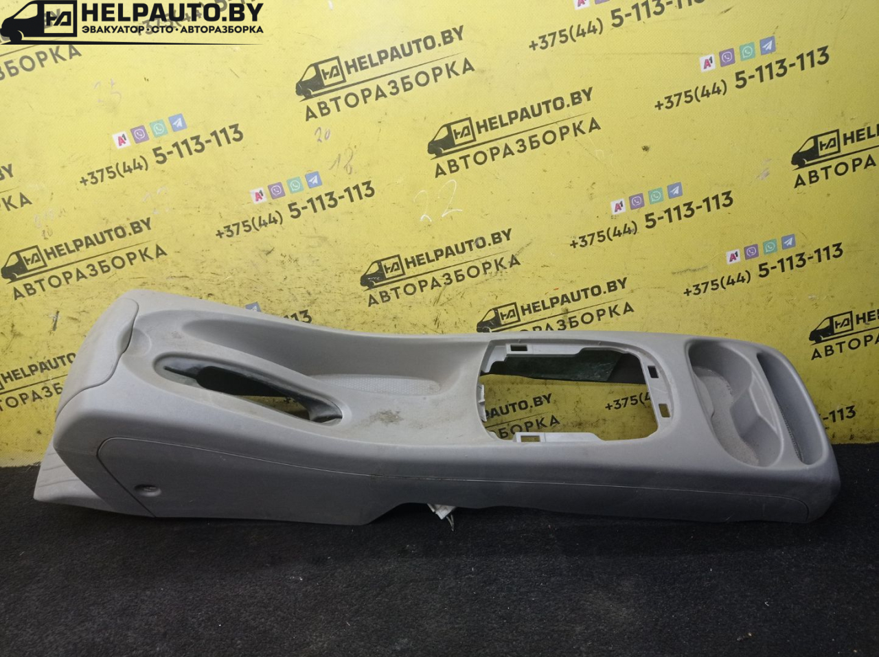 консоль салона Nissan Almera Tino V10 2001, 2.2 л., YD22DDT, дизель, МКПП, берюзовый, минивэн, передний привод - фото №1