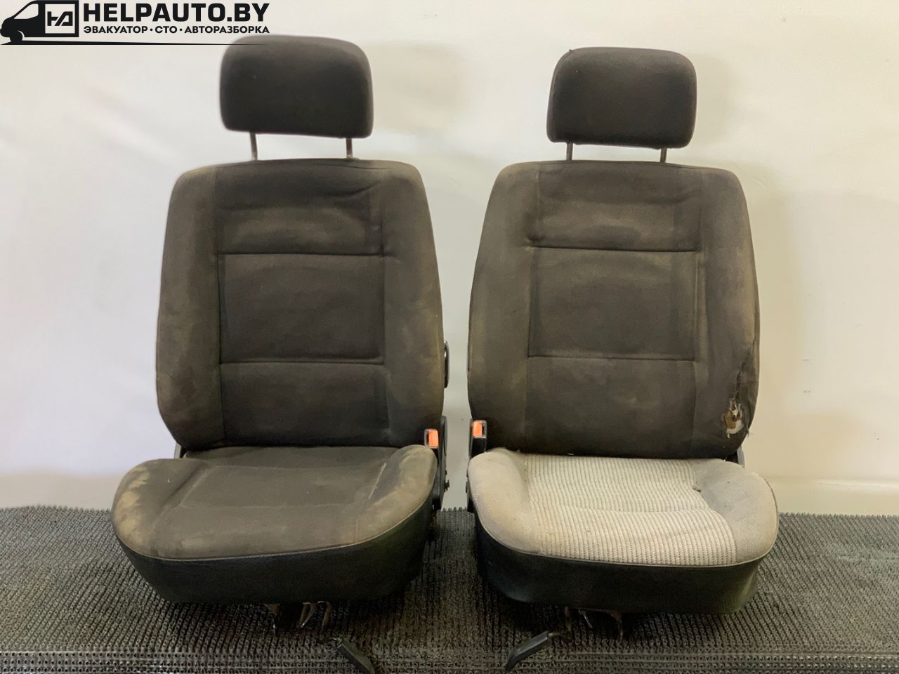 салон (комплект сидений) Audi 80 B3 89/B3 1987, 1.8 л., бензин, МКПП, серый, седан, передний привод - фото №1