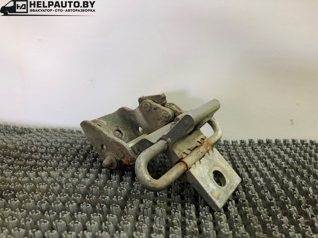 петля двери Audi 80 B3 (1986 - 1991), 1.8 л., бензин, МКПП, серый, передний привод - фото №1