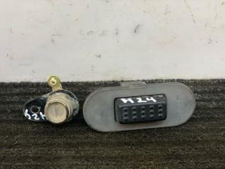 кнопка открытия багажника Hyundai Santa Fe 1 поколение (SM) 2001, 2.4 л., бензин, МКПП, черный, внедорожник 5 дв., передний привод