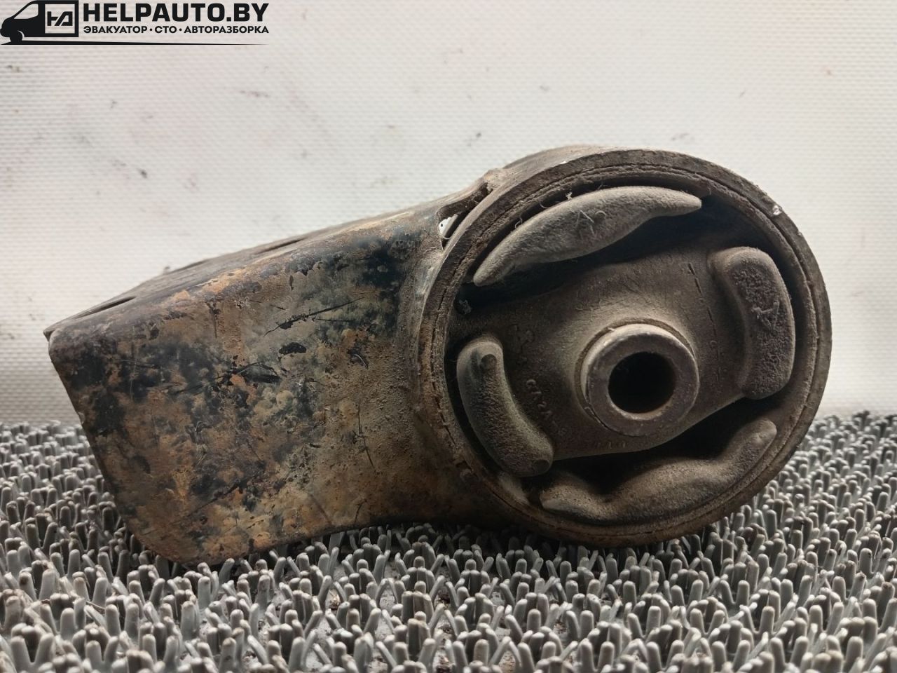 подушка крепления двигателя Mazda Xedos 6 1 поколение 1995, 2.0 л., бензин, МКПП, серый, седан, передний привод - фото №1