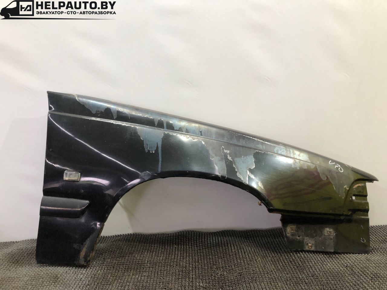 крыло переднее правое Volvo S70 1 поколение 2000, 2.5 л., D 5252 T, дизель, МКПП, черный, седан, передний привод - фото №1