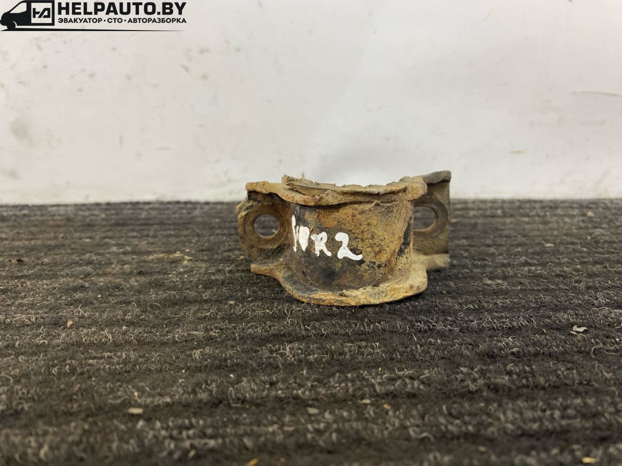 крепление стабилизатора / втулки стабилизатора Kia Sorento 1 поколение 2005, 2.5 л., CRDi, D4CB, дизель, МКПП, черный, внедорожник 5 дв., полный подключаемый привод - фото №1