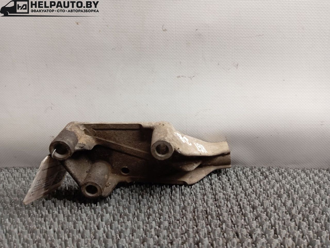 кронштейн двигателя Fiat Punto 2 поколение 2002, 1.8 л., 188 A6.000, бензин, МКПП, серый, хетчбэк 3 дв., передний привод - фото №1
