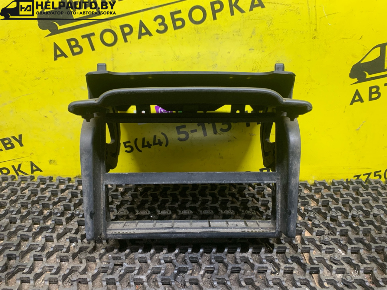 рамка под магнитолу Renault Laguna 1 поколение 1994, 2.0 л., F3R 200, бензин, МКПП, бордовый, хетчбэк 5 дв., передний привод - фото №1