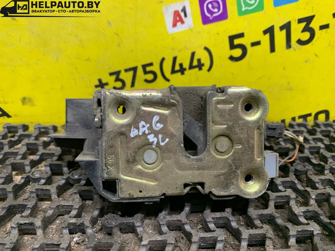 замок двери задней левой Renault Laguna 1 поколение 1994, 2.0 л., F3R 200, бензин, МКПП, бордовый, хетчбэк 5 дв., передний привод - фото №1