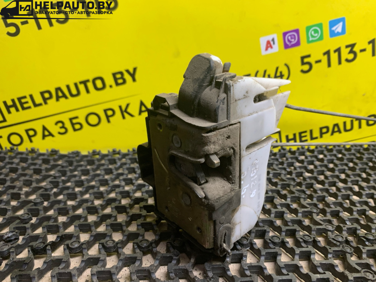 замок двери задней левой SEAT Ibiza 2 поколение 1998, 1.6 л., ALM, бензин, 5МКПП, синий, хетчбэк 5 дв., передний привод - фото №1