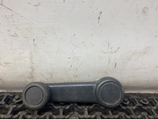ручка стеклоподъемника Mazda 626 GF 1997, 2.0 л., дизель, МКПП, зелёный, седан, передний привод