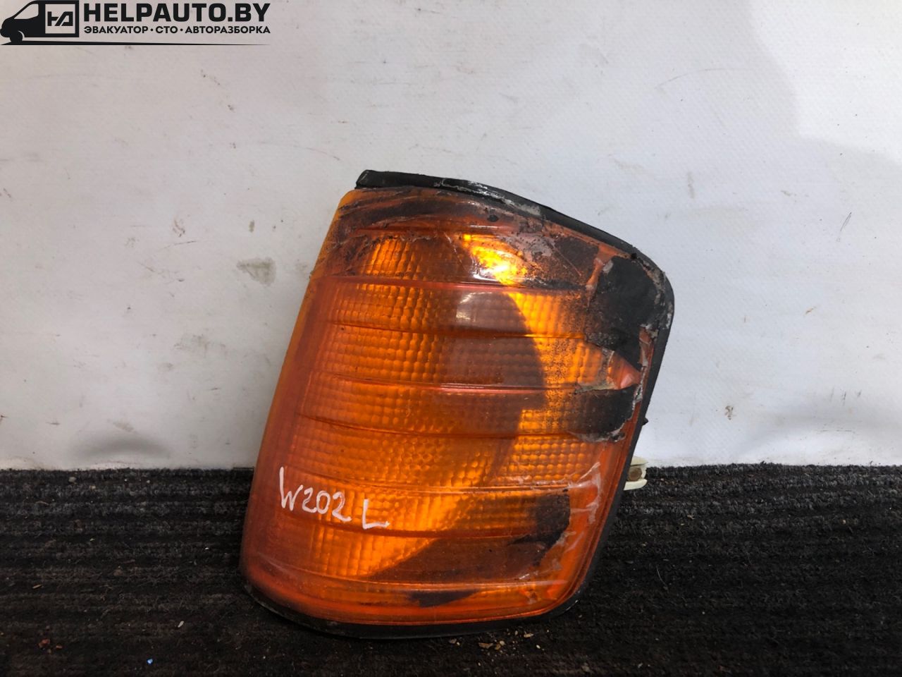 поворотник левый Mercedes-Benz C-Класс W202/S202 1995, 2.2 л., дизель, МКПП, черный, седан, задний привод - фото №1
