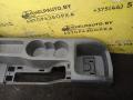консоль салона Ford Focus 2 поколение 2006, 1.6 л., HWDA, бензин, МКПП, красный, хетчбэк 5 дв., передний привод - фото №2