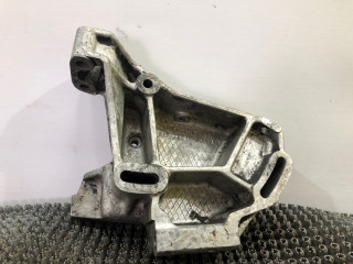 кронштейн двигателя Mercedes-Benz W123 W123 1983, 2.0 л., дизель, МКПП, седан, 6172360030