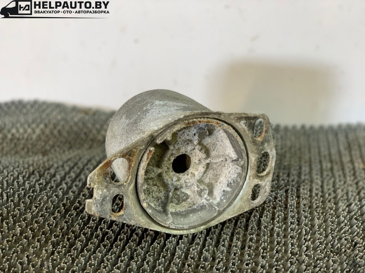 подушка крепления КПП Lancia Lybra 1 поколение 839 2000, 1.8 л., i, 839 A9.000, бензин, МКПП, синий, универсал, передний привод - фото №1