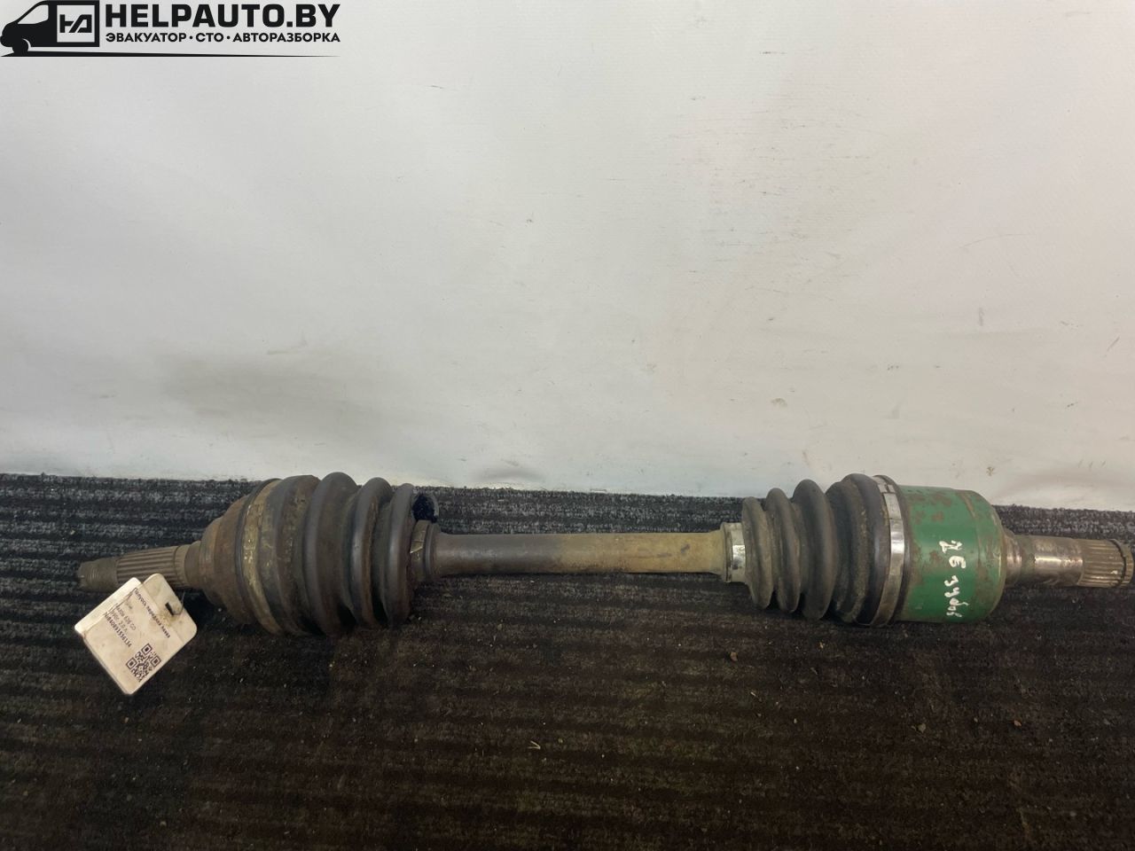полуось передняя левая (приводной вал, ШРУС) Mazda 626 3 поколение 1990, 2.0 л., бензин - фото №1