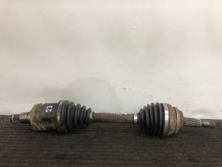полуось передняя левая (приводной вал, ШРУС) Toyota RAV4 2 поколение (XA20) 2002, 2.0 л., дизель, МКПП, серебристый, седан
