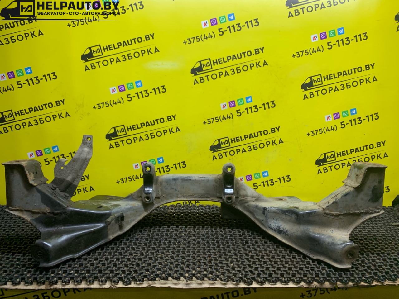 балка подвески передняя (подрамник) Mitsubishi Carisma 1 поколение (1995 - 1999), 1.8 л., 4G93 (GDI), бензин, МКПП, серебро, хетчбэк 5 дв., передний привод - фото №1