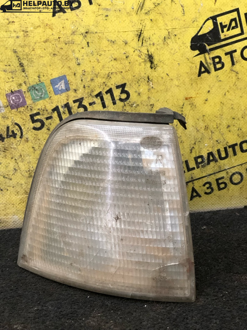 поворотник правый Audi 80 8C/B4 1994, 2.0 л., бензин, МКПП, зеленый, седан, передний привод - фото №1