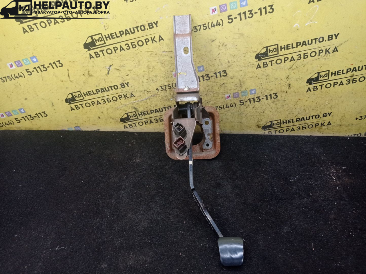 педаль тормоза Nissan Almera Tino V10 2001, 2.2 л., YD22DDT, дизель, МКПП, берюзовый, минивэн, передний привод - фото №1