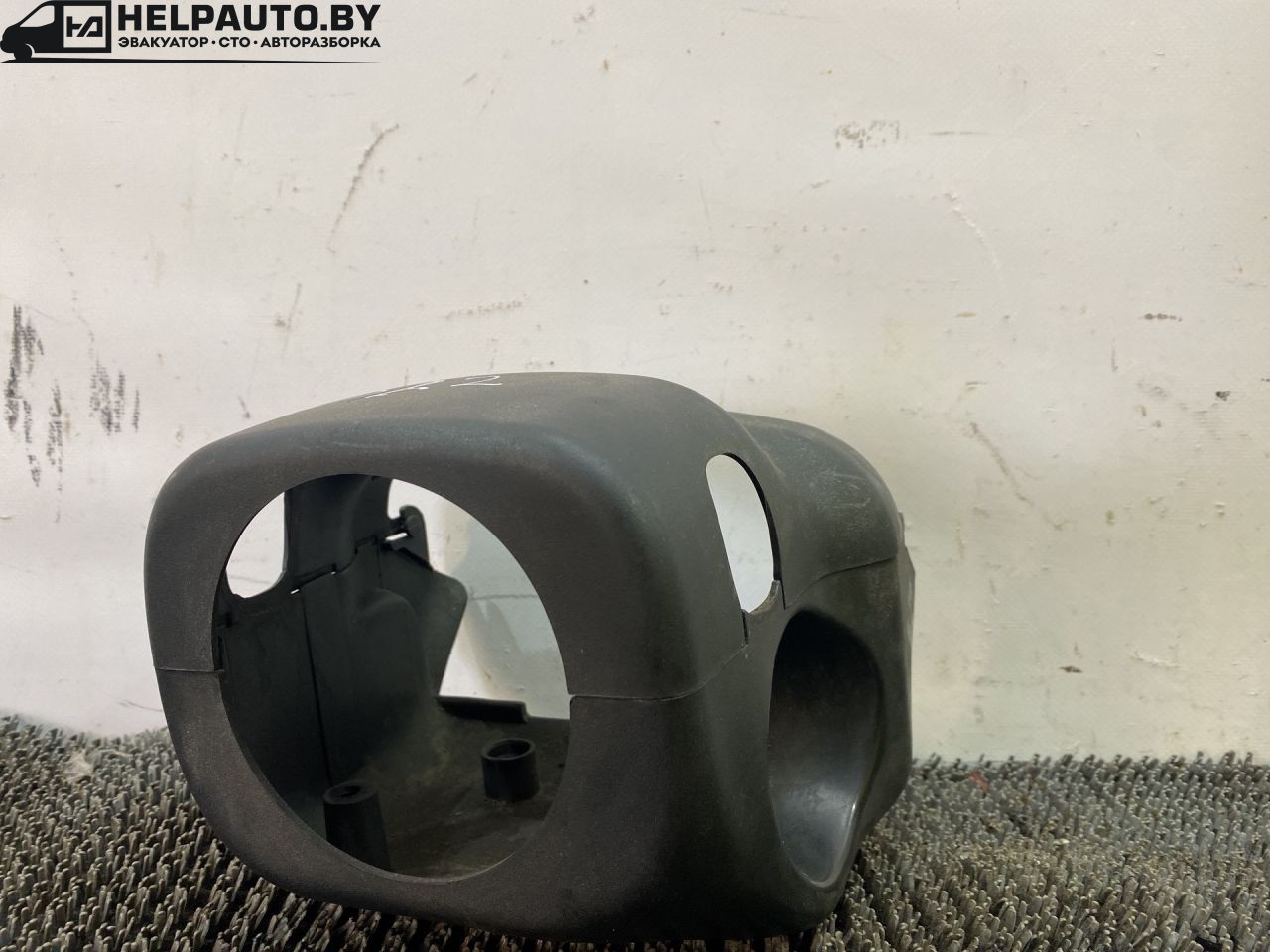 кожух рулевой колонки Opel Sintra 1 поколение 1999, 2.2 л., X 22 XE, бензин, МКПП, серебристый, минивэн, передний привод - фото №1