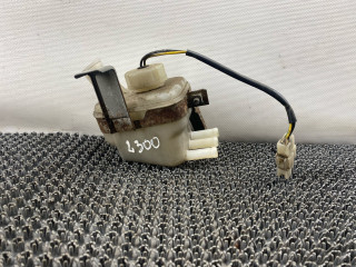 бачок тормозной жидкости Mitsubishi L300 1 поколение 1985, 2.3 л., 4D55, дизель, 4МКПП, желтый, микроавтобус, задний привод