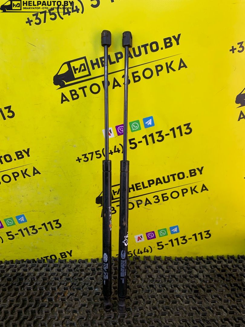амортизатор крышки багажника (3-5 двери) Kia Sorento 1 поколение 2005, 2.5 л., D4CB, дизель, АКПП, внедорожник 5 дв. - фото №1