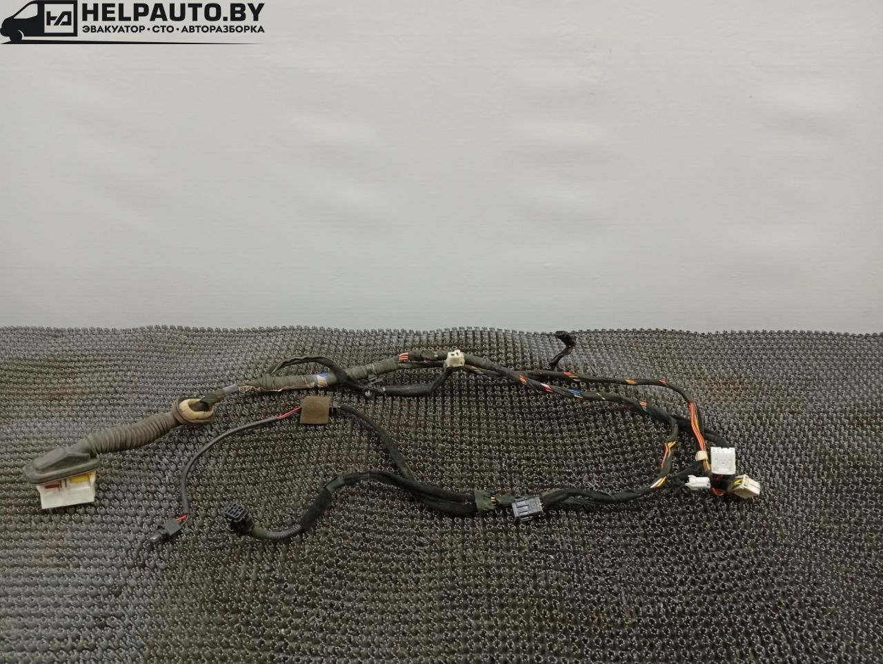 дверная проводка Kia Sorento 1 поколение 2005, 2.4 л., G4JS, бензин, МКПП, красный, внедорожник 5 дв., полный подключаемый привод, 91810-3E030M - фото №1