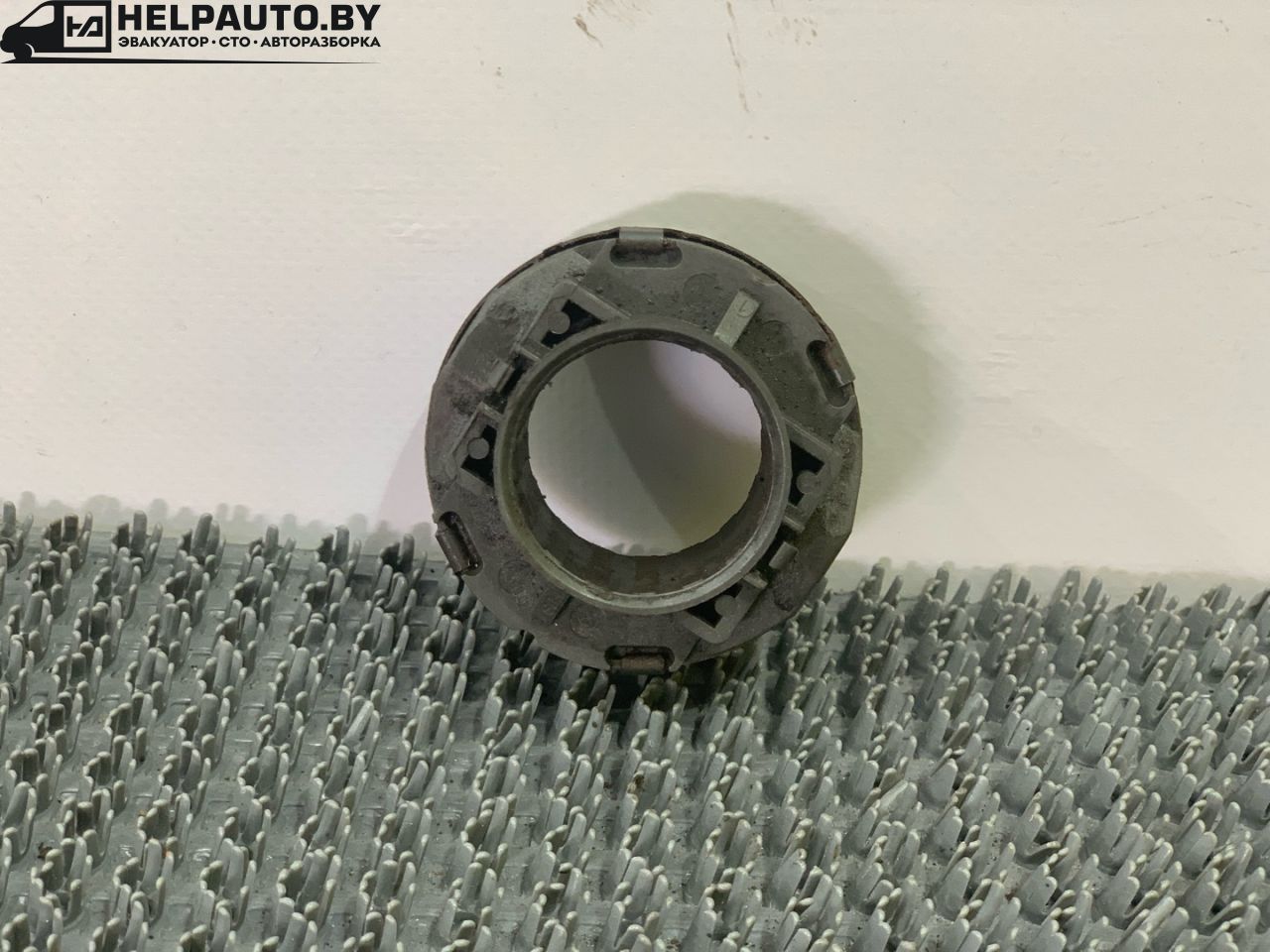 подшипник выжимной Audi 80 B3 89/B3 1987, 1.8 л., бензин, МКПП, серый, седан, передний привод - фото №1