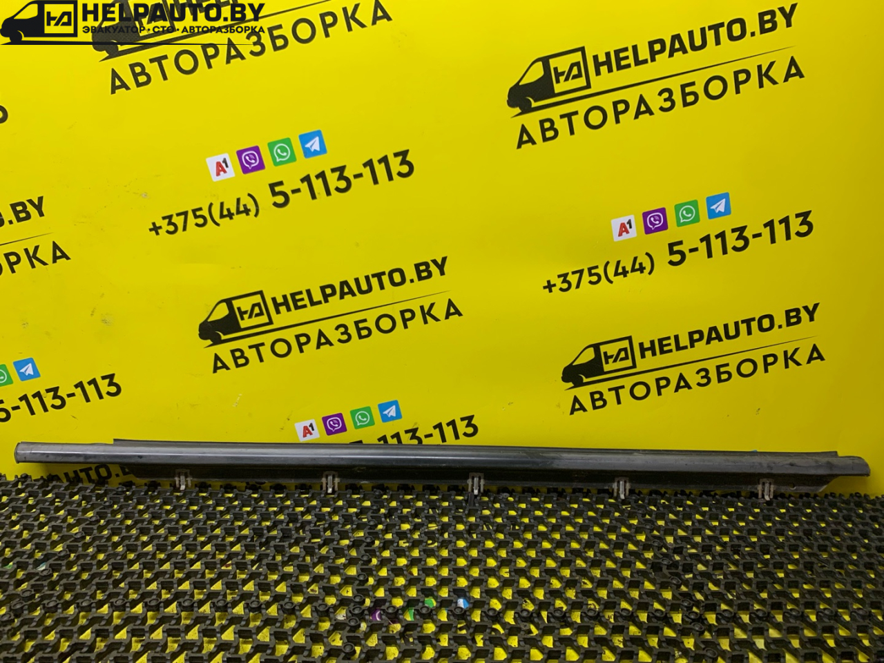 молдинг стекла Dodge Neon 2 поколение 2000, 2.0 л., ECH, бензин, АКПП, белый - фото №1