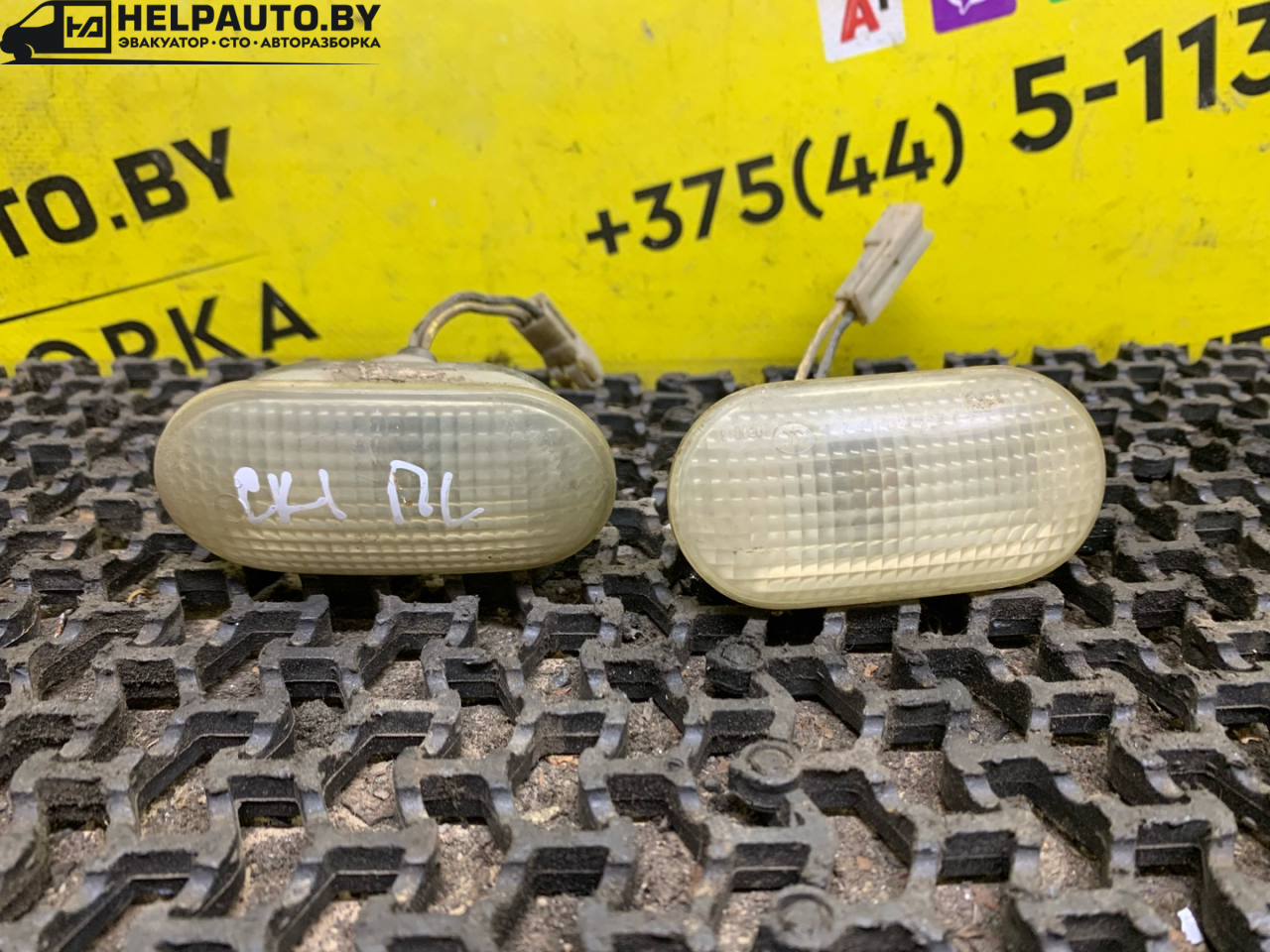 повторитель передний левый Geely CK Otaka 1 поколение 2006, 1.5 л., бензин, МКПП, золотистый, седан, передний привод - фото №1