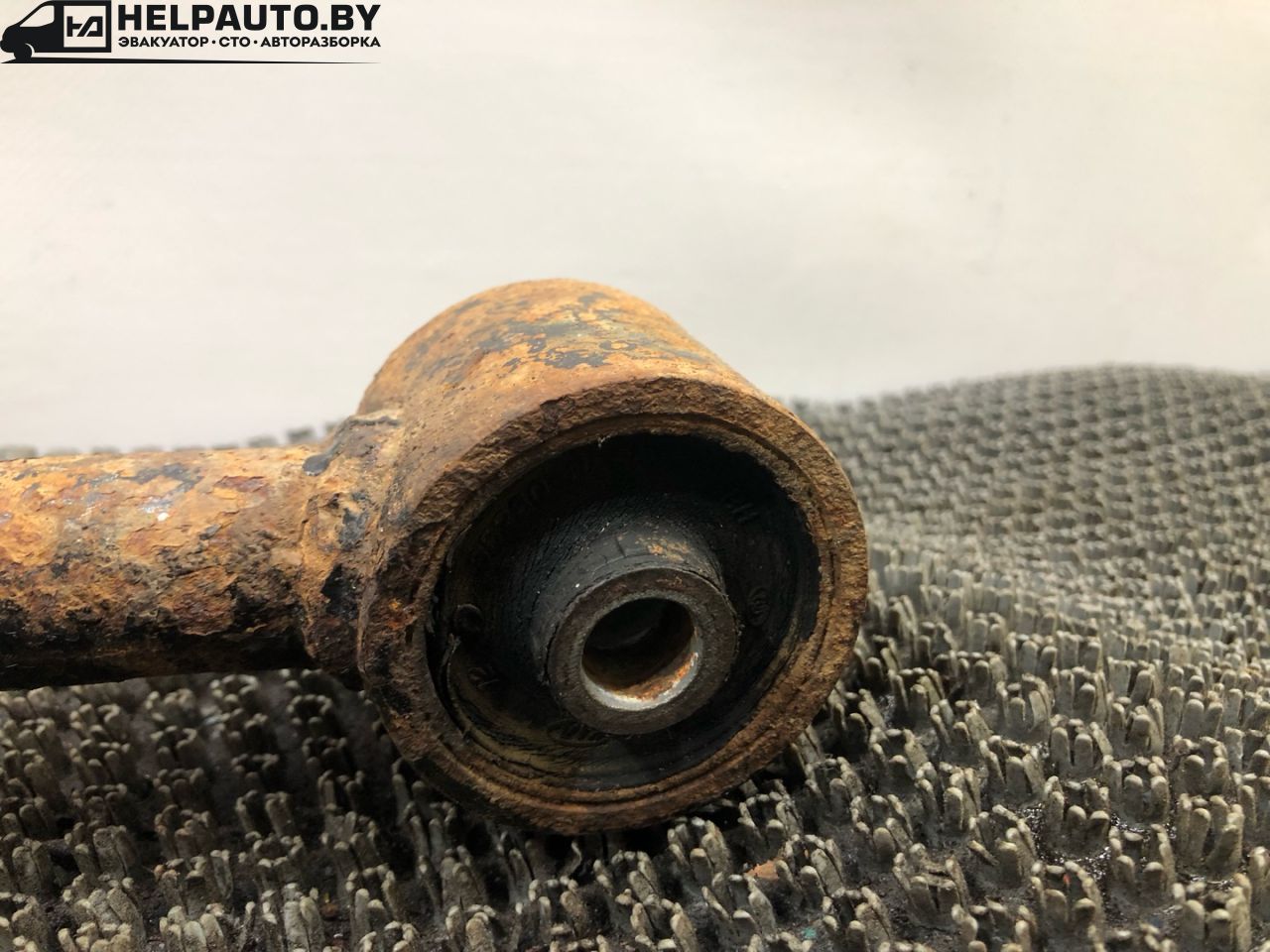 рычаг задний нижний Kia Sorento 1 поколение 2005, 2.5 л., дизель, МКПП, серый, полный привод - фото №1