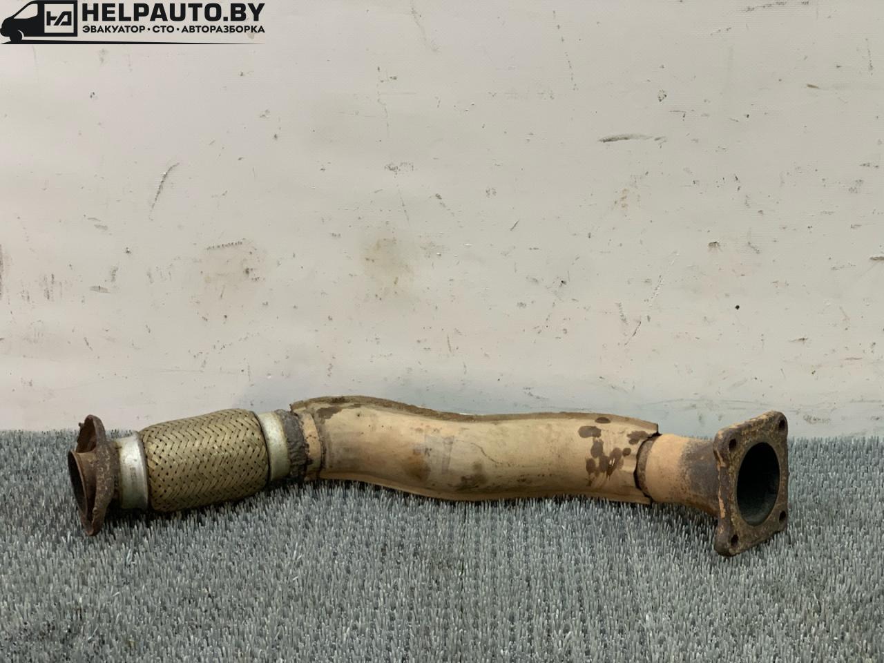 труба приемная глушителя Volkswagen Vento 1 поколение 1991, 1.8 л., бензин, МКПП, серый, седан, передний привод - фото №1