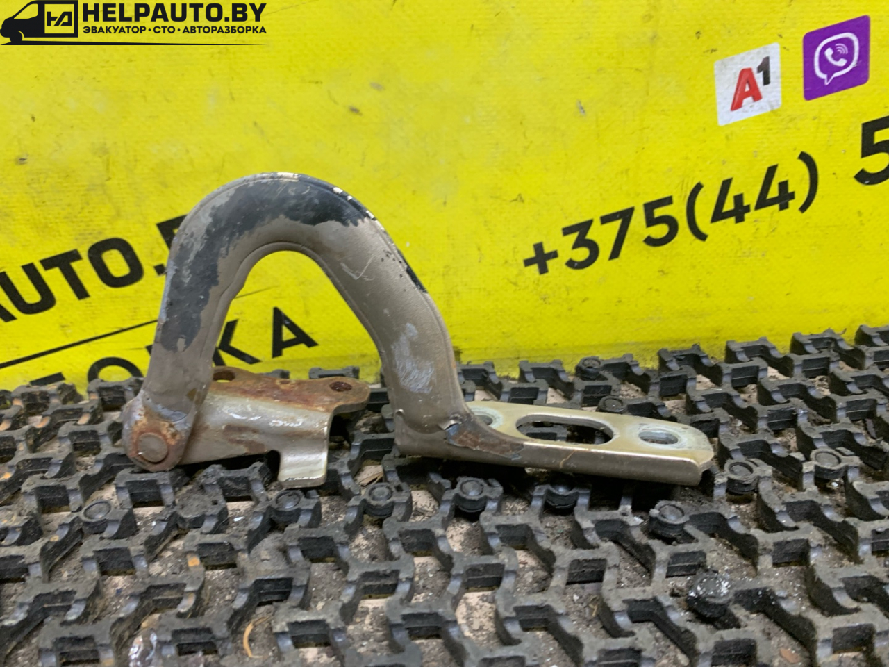 петля крышки багажника Geely CK Otaka 1 поколение 2006, 1.5 л., бензин, МКПП, золотистый, седан, передний привод - фото №1