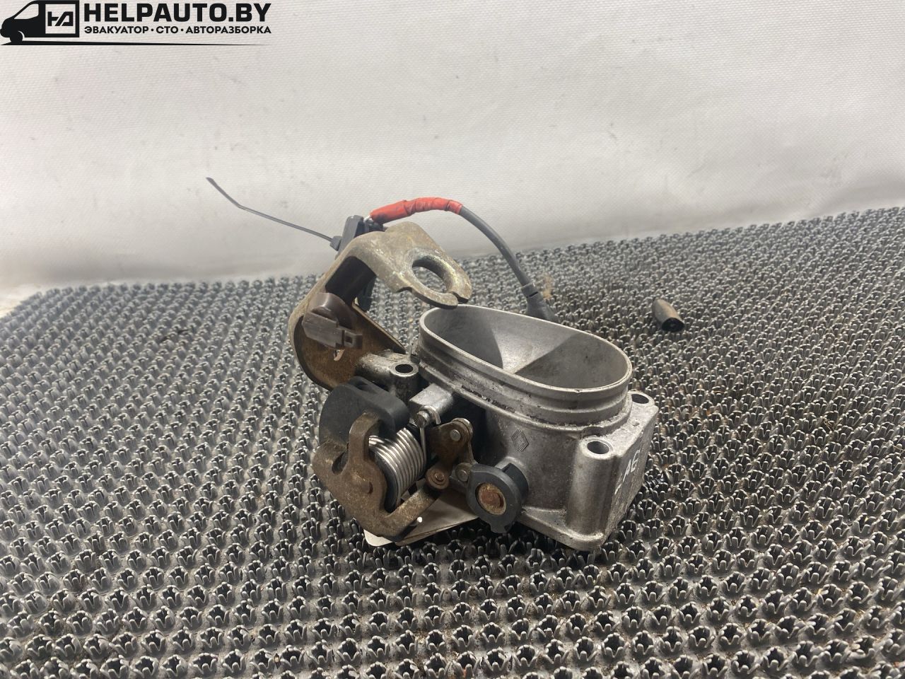 заслонка дроссельная Renault Laguna 1 поколение 1997, 2.0 л., F3R 200, бензин, МКПП, серый, универсал, передний привод - фото №1