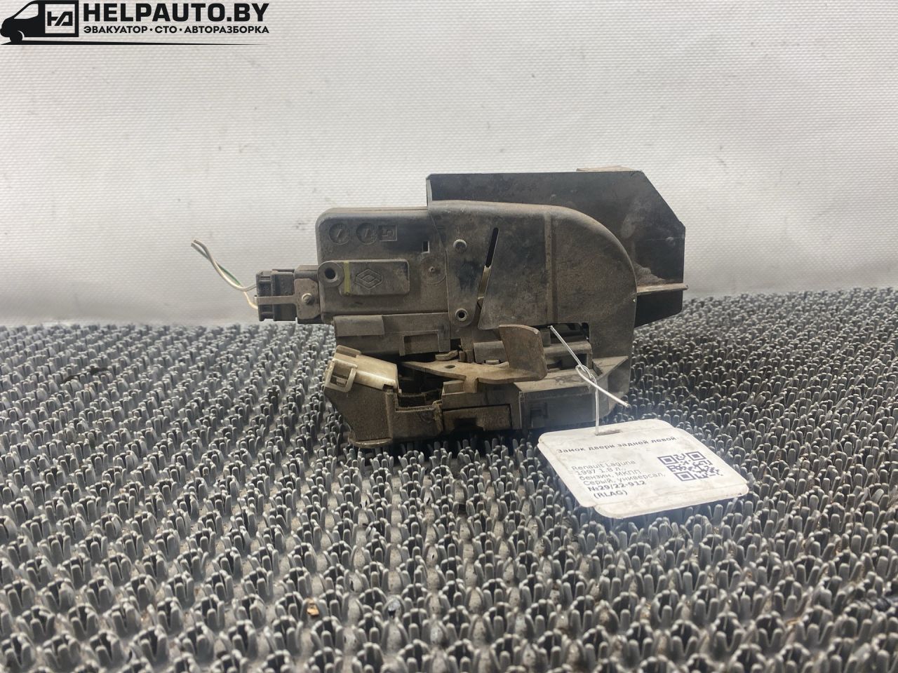 замок двери задней левой Renault Laguna 1 поколение 1997, 2.0 л., F3R 200, бензин, МКПП, серый, универсал, передний привод - фото №1