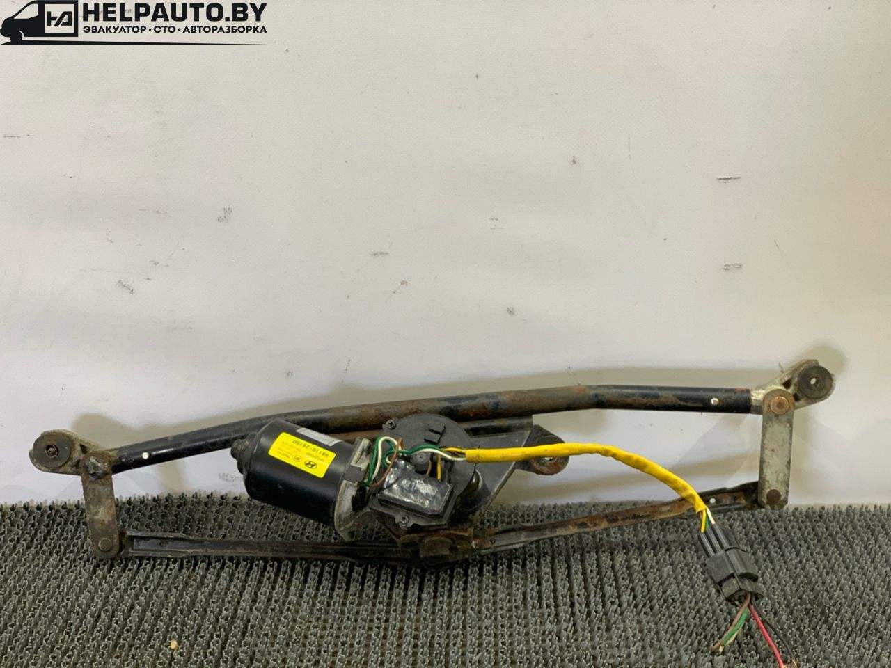 механизм стеклоочистителя (трапеция дворников) Hyundai Santa Fe 1 поколение (SM) 2003, 2.4 л., бензин, МКПП, серебристый, внедорожник 5 дв., передний привод, 98110-26100 - фото №1