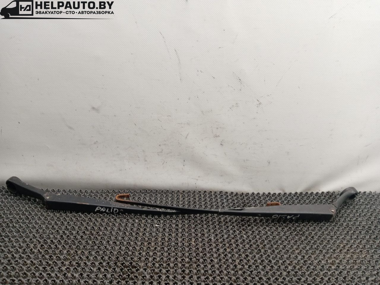 щеткодержатель (поводок стеклоочистителя, дворник) Fiat Punto 2 поколение 2002, 1.8 л., 188 A6.000, бензин, МКПП, серый, хетчбэк 3 дв., передний привод - фото №1