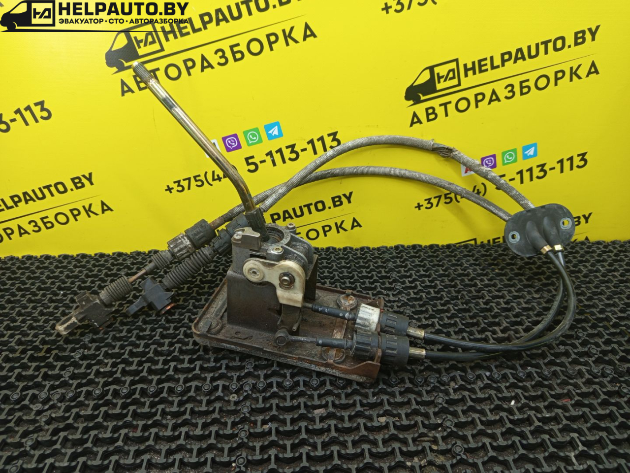 кулиса Ford Mondeo 2 поколение 1997, 2.0 л., бензин, МКПП, черный, универсал, передний привод - фото №1