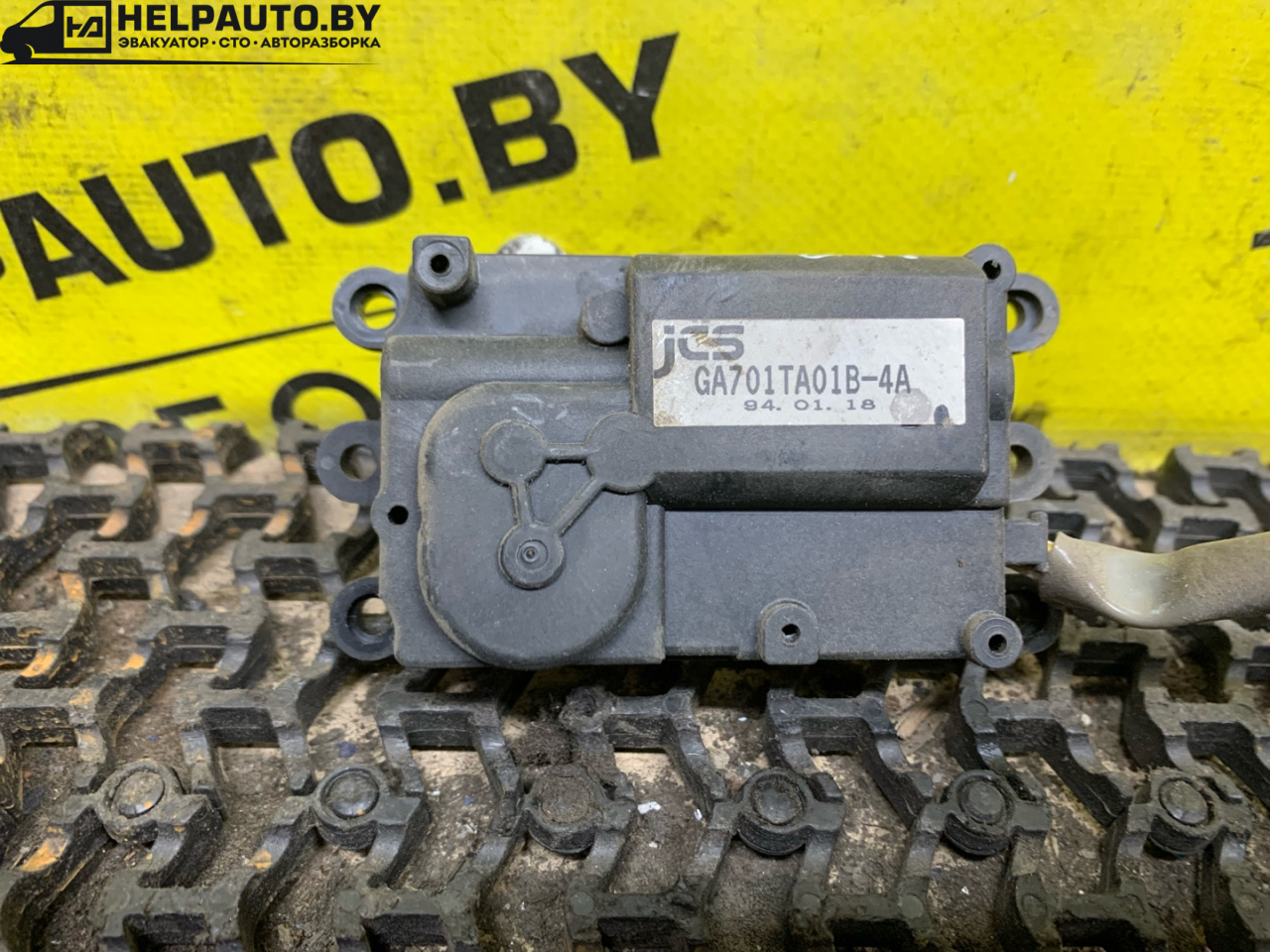 моторчик заслонки печки Mazda Xedos 9 1 поколение 1996, 2.5 л., бензин, МКПП, темно синий, седан, передний привод - фото №1