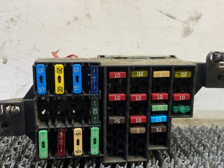 блок предохранителей Dacia Logan 1 поколение 2005, 1.6 л., K7M 710, бензин, МКПП, седан, 7703297597