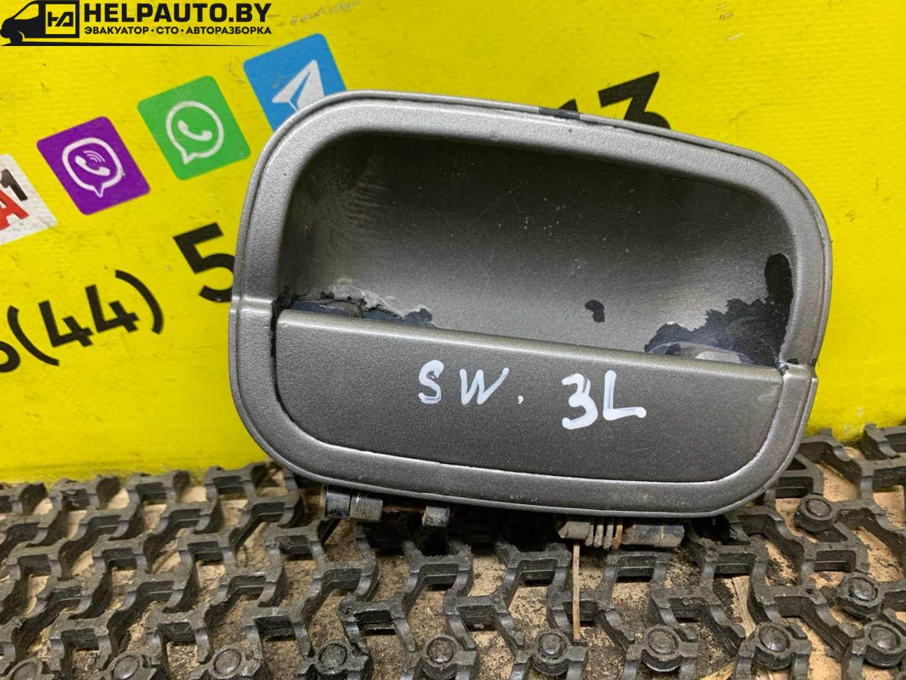 ручка наружная задняя левая Mitsubishi Space Wagon 2 поколение (Typ N30/N40) 1994, 2.0 л., 4D68 T, дизель, МКПП, серый, минивэн - фото №1