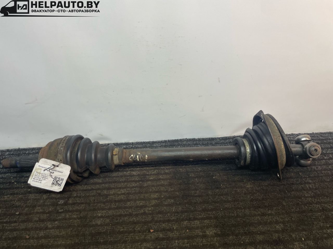 полуось передняя левая (приводной вал, ШРУС) Renault Clio 2 поколение 2000, 1.4 л., бензин, МКПП, серебро, хетчбэк 3 дв., передний привод - фото №1