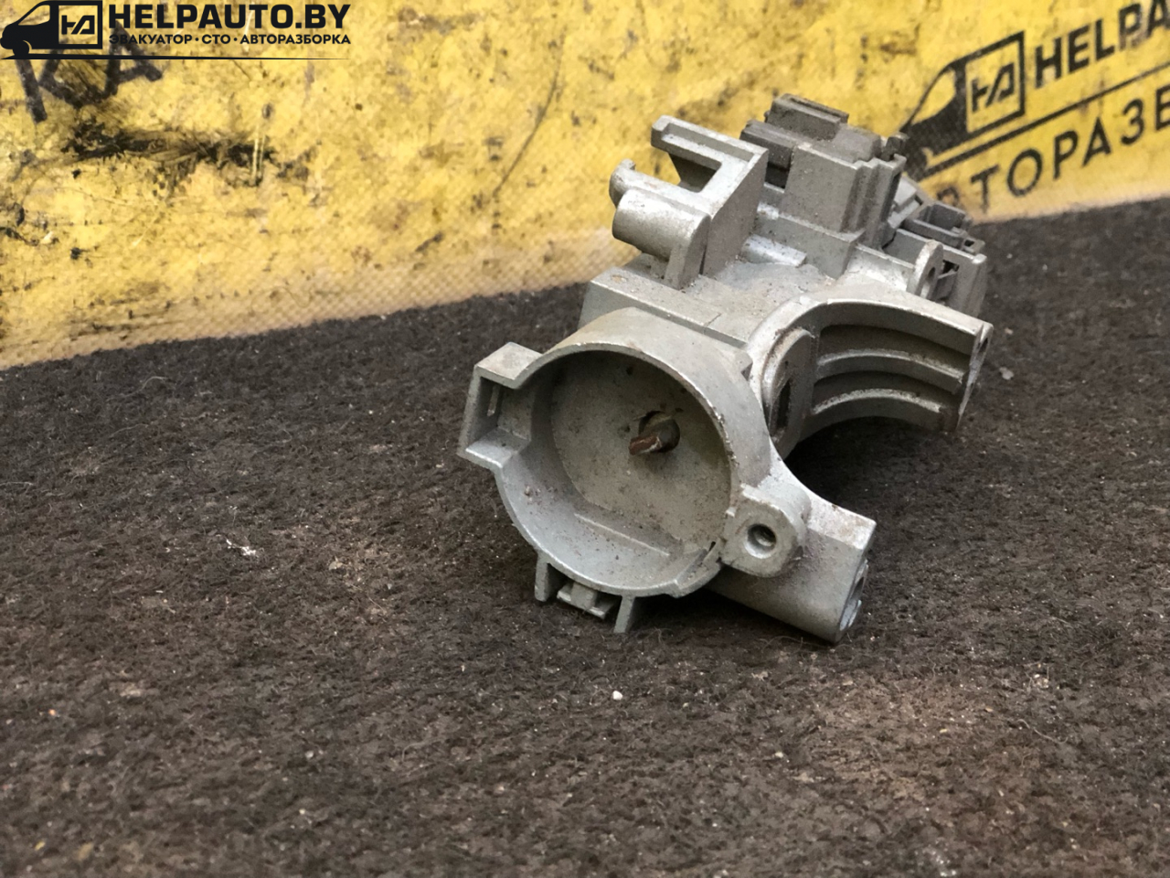 замок зажигания Mazda 323 6 поколение 1998, 2.0 л., дизель, МКПП, синий, хетчбэк 3 дв. - фото №1