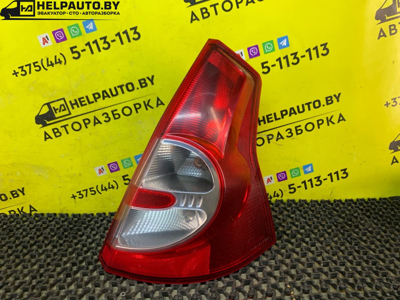 фонарь задний правый Dacia Sandero 1 поколение 2008, 1.4 л., K7J 714, бензин, МКПП, серый, хетчбэк 5 дв., передний привод - фото №1