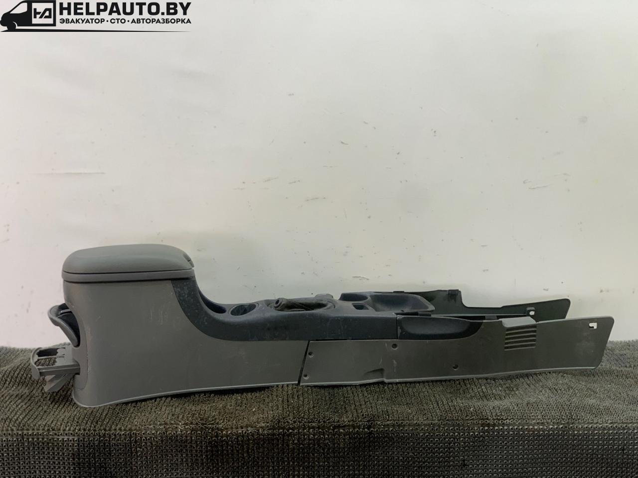 консоль салона Hyundai Santa Fe 1 поколение (SM) 2001, 2.4 л., бензин, МКПП, черный, внедорожник 5 дв., передний привод - фото №1
