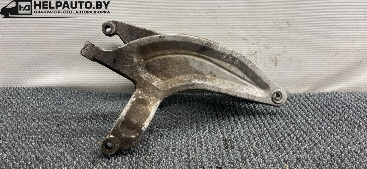 кронштейн КПП Opel Sintra 1 поколение 1999, 2.2 л., X 22 XE, бензин, МКПП, белый, минивэн, передний привод - фото №1