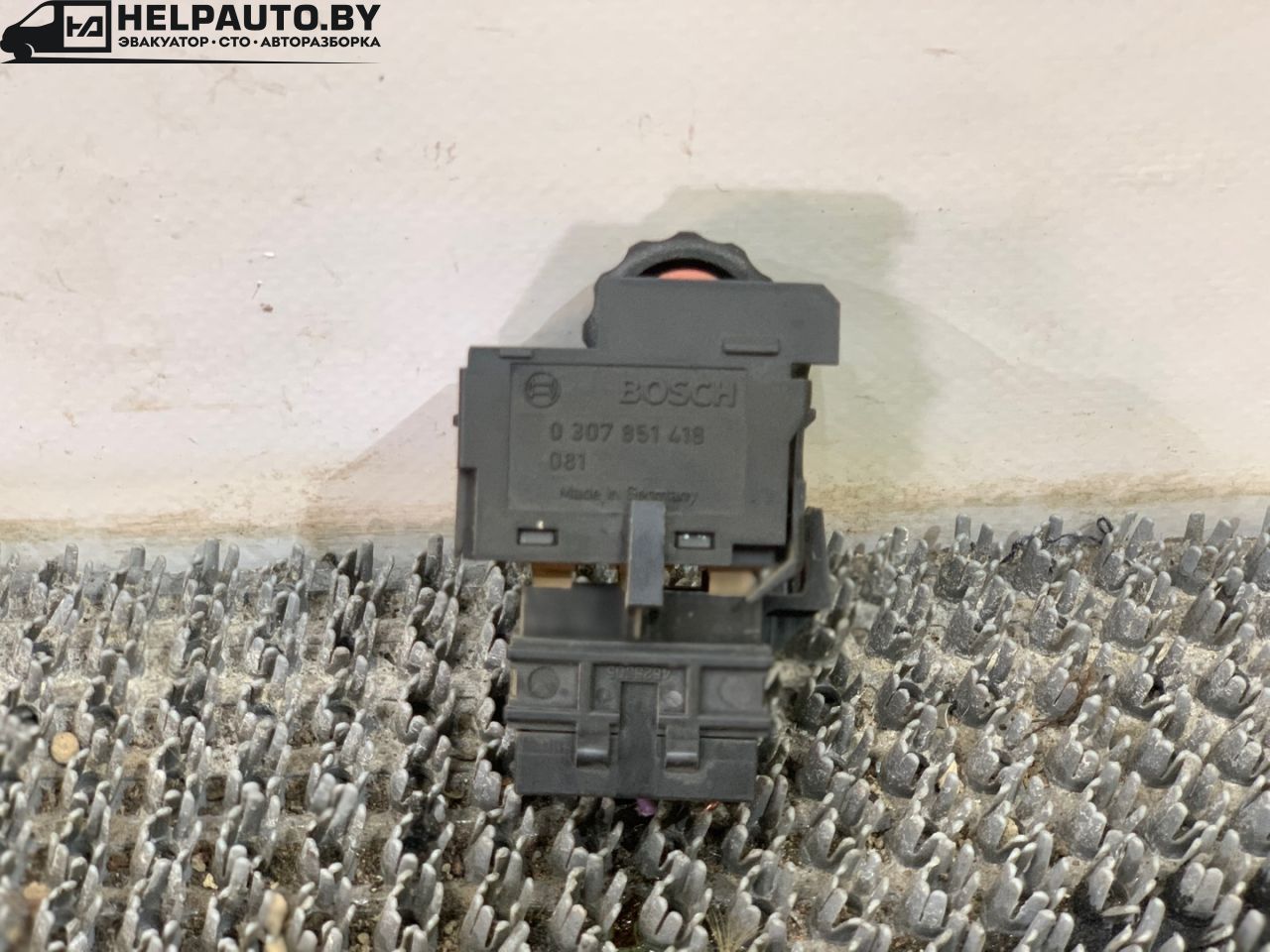 кнопка корректора фар Chrysler Neon 1 поколение 1996, 2.0 л., бензин, МКПП, синий, седан, передний привод, 0307851418 - фото №1