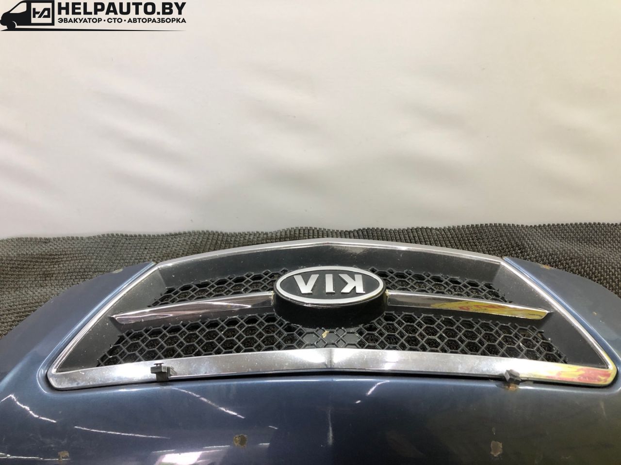 решетка радиатора Kia Sorento 1 поколение 2005, 2.5 л., дизель, МКПП, серый, полный привод - фото №1