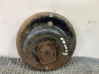 опора амортизатора верхняя (чашка) Nissan Bluebird T12/T72 1987, 2.0 л., бензин, МКПП, бордовый, хетчбэк 5 дв., передний привод