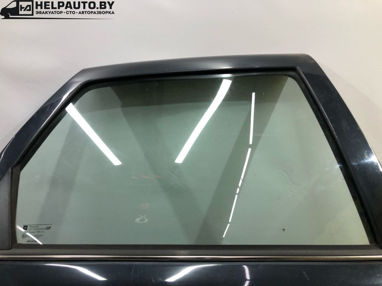 стекло двери задней правой Opel Vectra B (1995 - 1999), 1.6 л., X 16 XEL, бензин, МКПП, темно зеленный металлик, седан, передний привод - фото №1