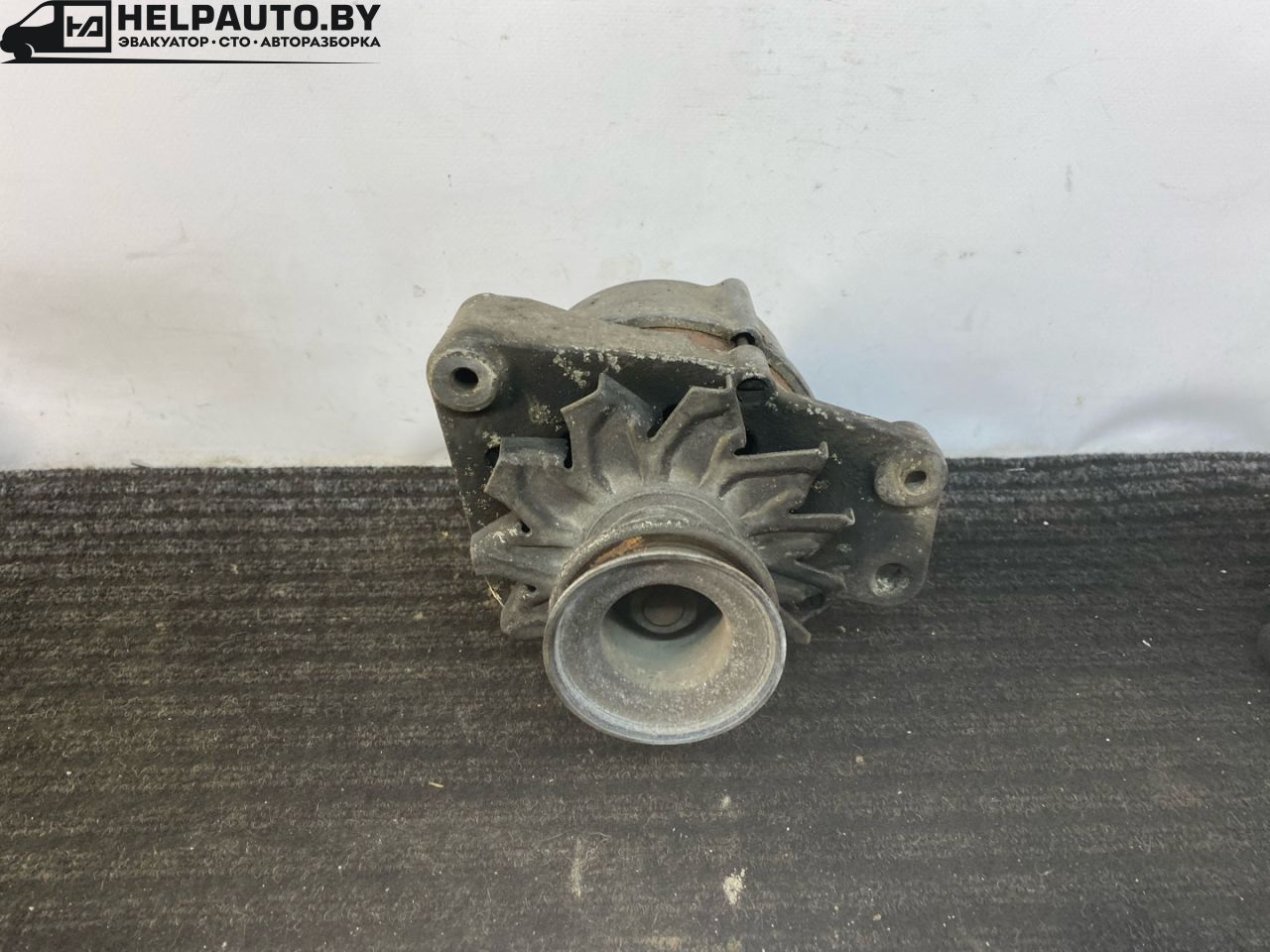 генератор Audi 80 B3 89/B3 1987, 1.8 л., бензин, МКПП, серый, седан, передний привод, 0120489364365, 026903015A - фото №1
