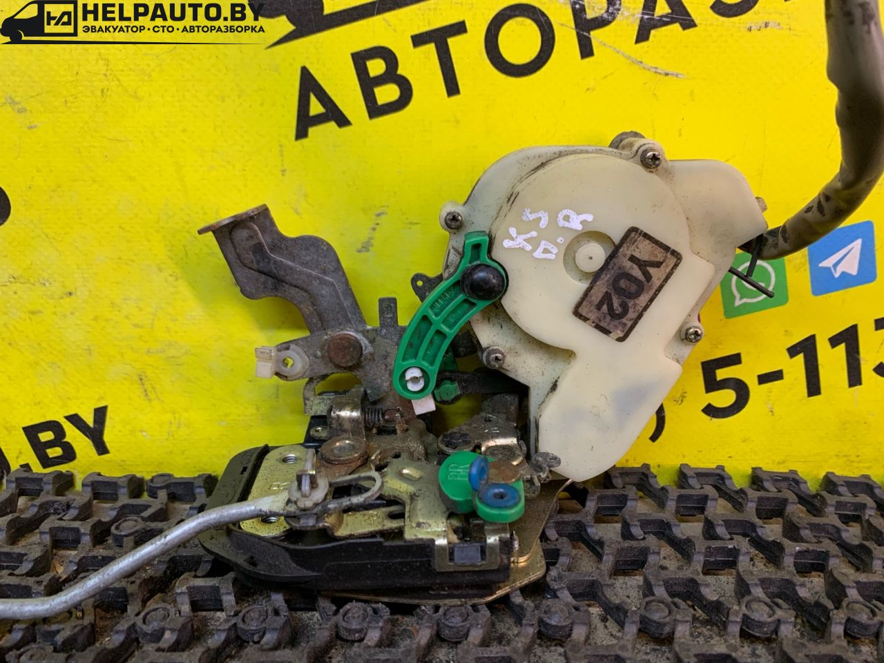 замок двери передней правой Kia Sorento 1 поколение 2005, 2.5 л., D4CB, дизель, АКПП, внедорожник 5 дв. - фото №1